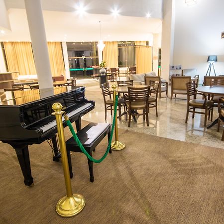 Golden Park All Inclusive Poços de Caldas Dış mekan fotoğraf The lounge at the airport