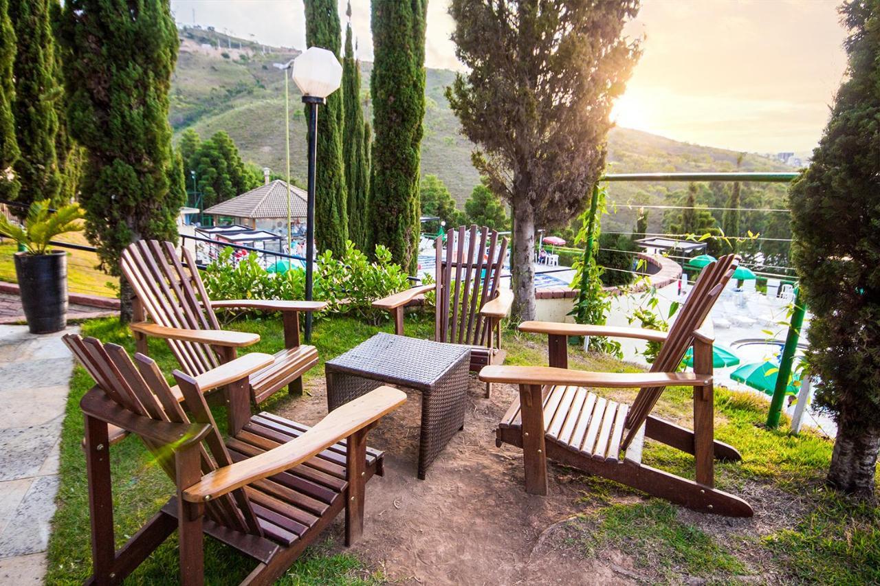 Golden Park All Inclusive Poços de Caldas Dış mekan fotoğraf Adirondack chairs at the Sun Valley Lodge