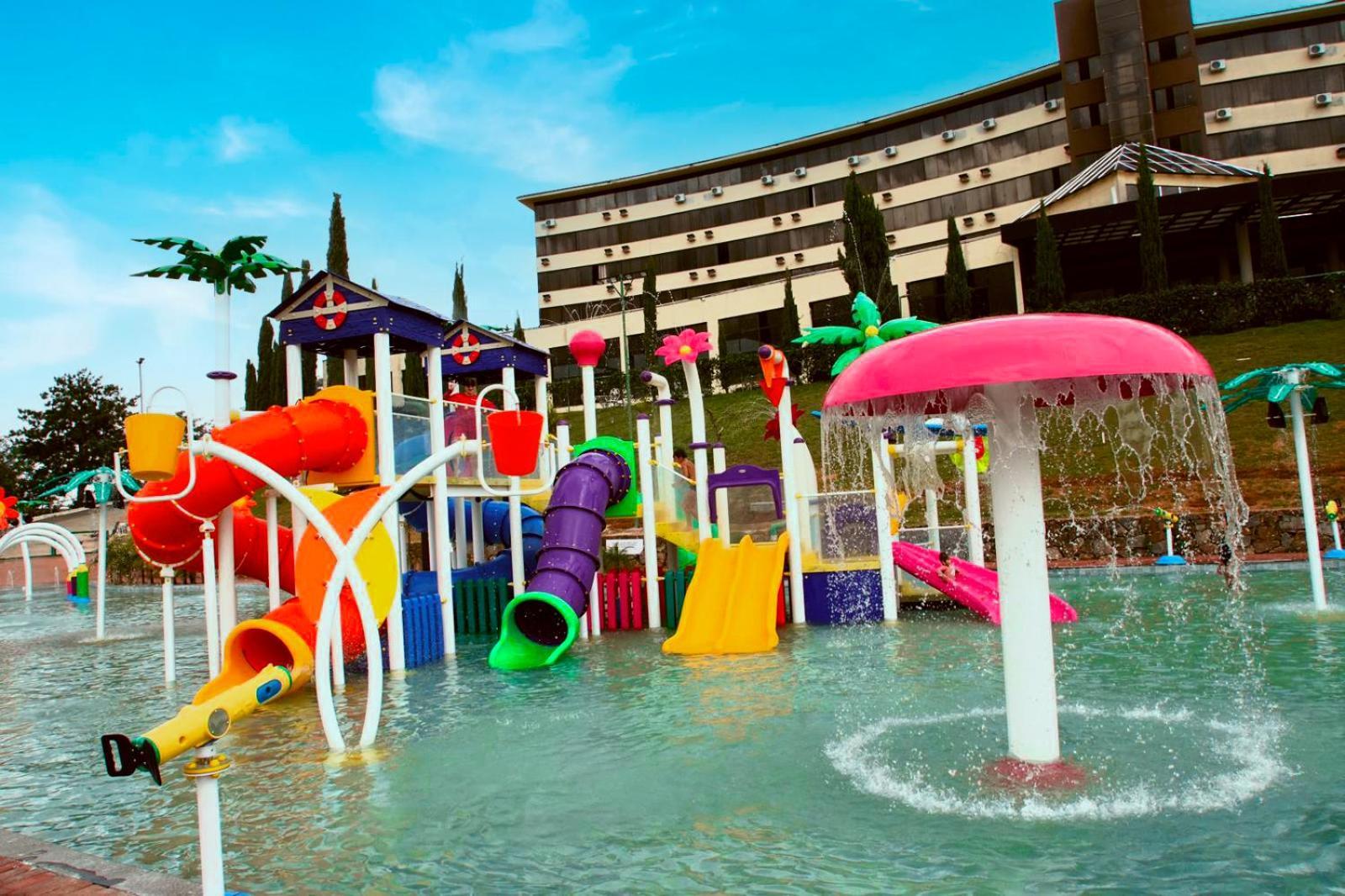 Golden Park All Inclusive Poços de Caldas Dış mekan fotoğraf Water park at the hotel