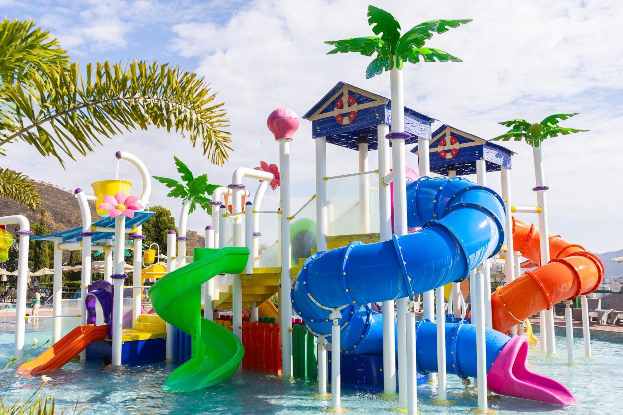 Golden Park All Inclusive Poços de Caldas Dış mekan fotoğraf Splash Island