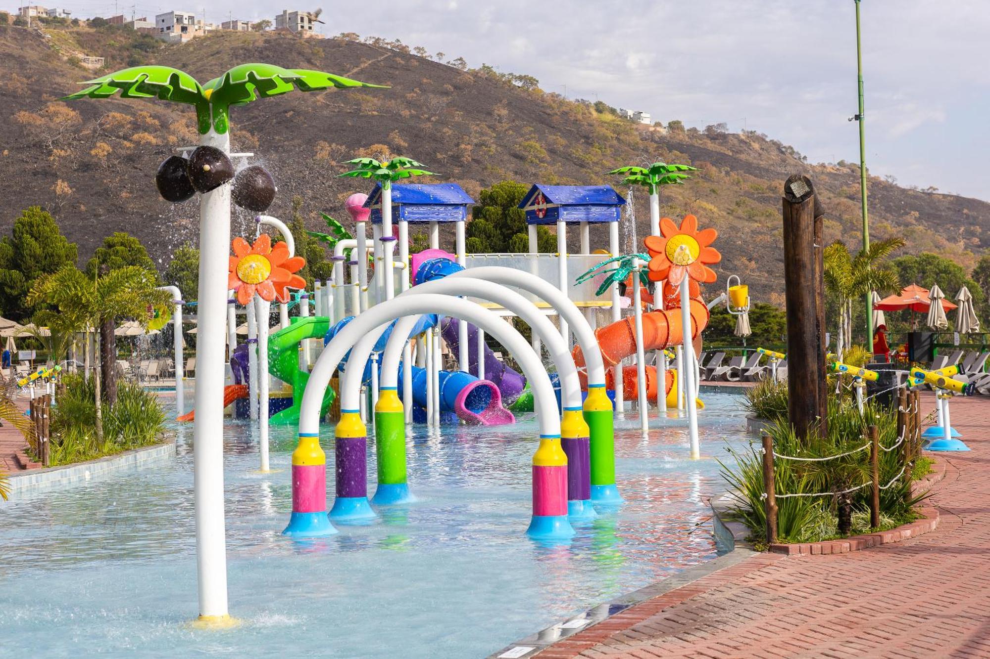 Golden Park All Inclusive Poços de Caldas Dış mekan fotoğraf Splash Island