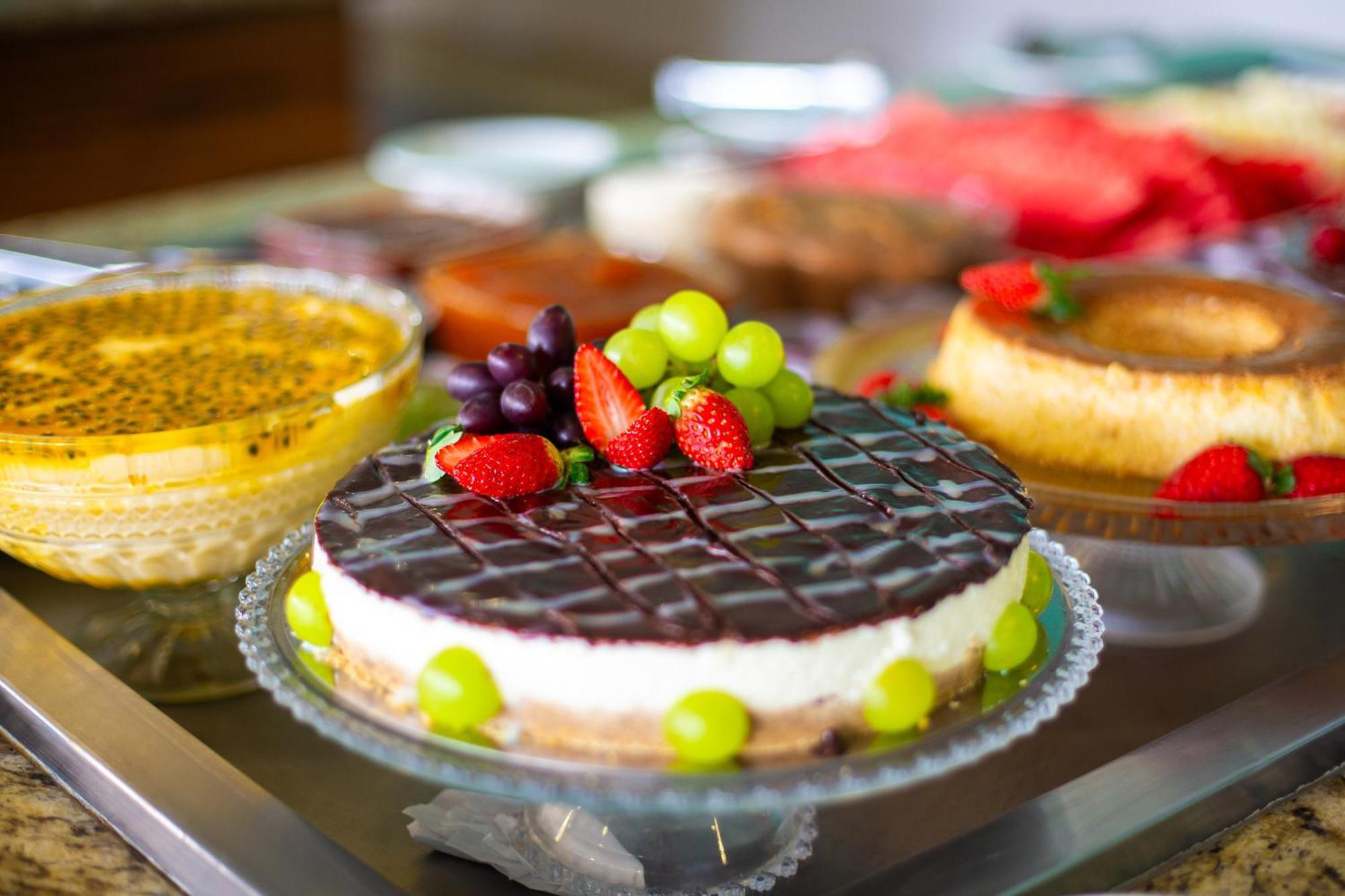 Golden Park All Inclusive Poços de Caldas Dış mekan fotoğraf A fruit tart