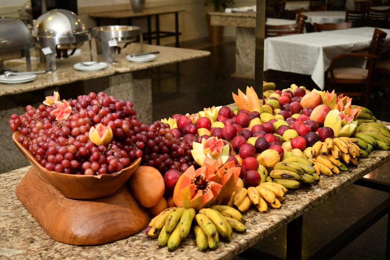 Golden Park All Inclusive Poços de Caldas Dış mekan fotoğraf Fruit display